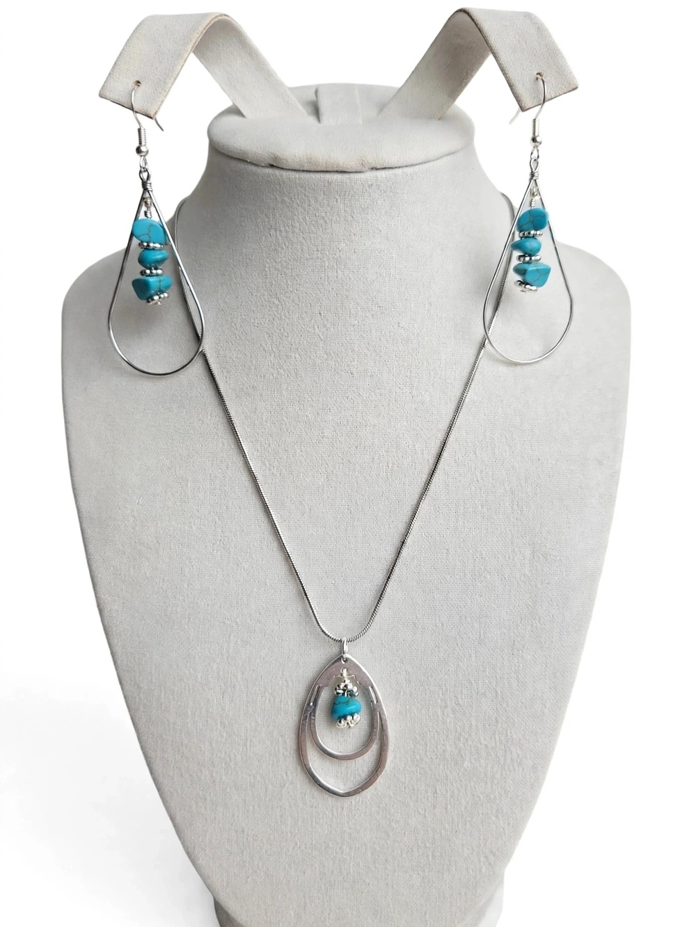 Turquoise Bead Silver Teardrop Necklace & Earrings Set